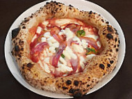 Momo Pizzeria food