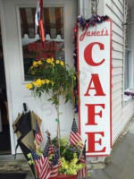 Janet's Onancock General Store Cafe outside