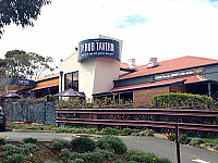 Aberfoyle Hub Tavern outside