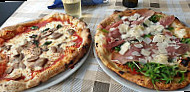 Antica Pizzeria Vincenzo Costa food