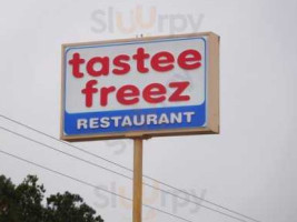 Tastee Freez outside