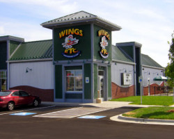 Wings Etc. outside