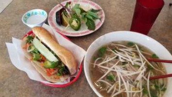 Pho Le food