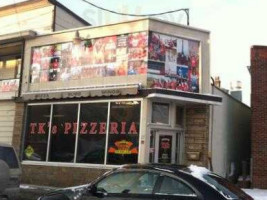 Tk's Pizzeria outside