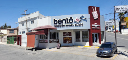 Bento Sushi outside