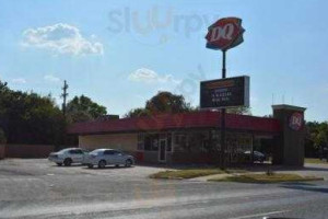 Dairy Queen outside