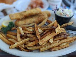 Pinchers Crab Shack inside