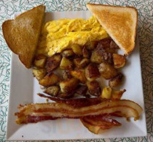 Edgartown Diner inside