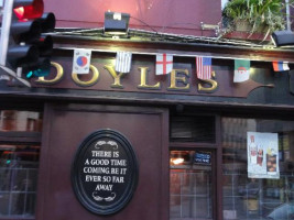 Doyle's Of College Street food