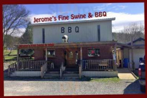 Jerome's Fine Swine outside