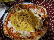 Locanda, E Pizzeria La Pizza Pazza food