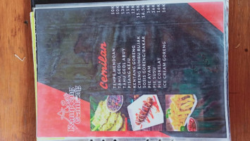 Kampoeng Gombong Resto Cafe food