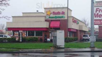 Carl's Jr. outside