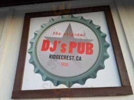 D Js Pub inside