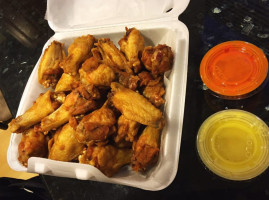 Wings To Go food