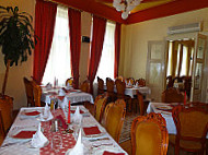 Casa cu Flori Nourriture