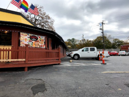 Gino's New York Pizza outside