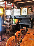 The Queens Head inside