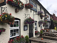 The Bricklayers Arms outside