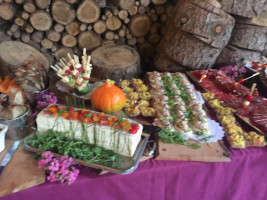 Le Buffet De La Gare food