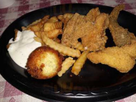 Catfish Inn Of Quitman Llc food