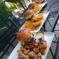 15th Street Tavern food