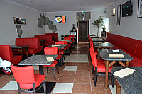 Toni`s Pizza inside