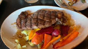 Rustica Steakhouse at Silvertip Golf Resort food