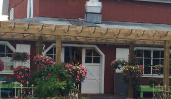 Penza's Pies at the Red Barn Cafe outside