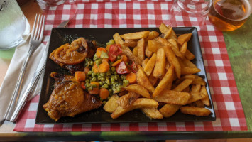 Le Bistro Des Amis food