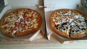 Pizza Hut food