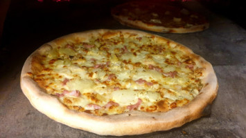 Pizza Pirate Au Feu De Bois food