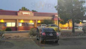 Denny's outside