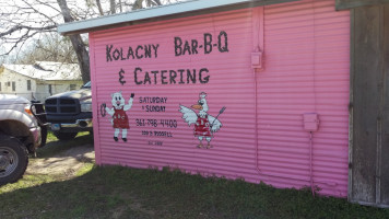 Kolacny's -b-q House outside