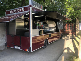 Pizza Delicieuse Camion Pizza Four à Bois Oullins food