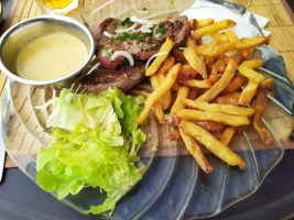 La Guinguette Des Amoureux food