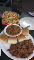 Hog Heaven Smokehouse food