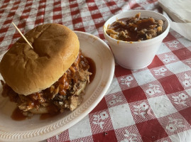 Payne's Bar-B-Q food