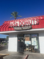 Bosa Donuts outside