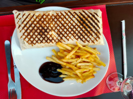 Le Petit Paradis food