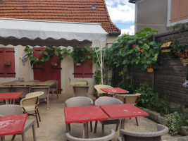 Le Bistrot De Lauzès inside