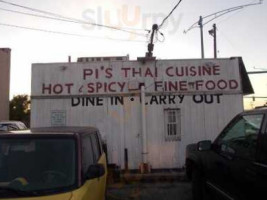 Pi's Thai Cuisine outside