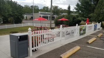 American Bagel And Creamery outside