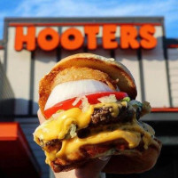 Hooters food