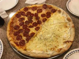 Lillo's Pizza food