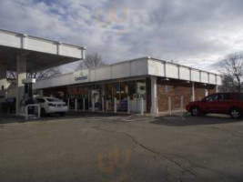 Cumberland Farms outside