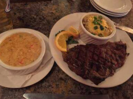 Meo Mio's Sportsman's Grill food