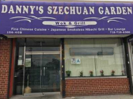 Dannys Szechuan Garden outside