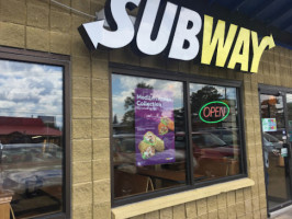 Subway Sandwiches Salads outside