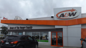 A&W Restaurant outside